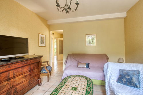 Foto 6 - Casa con 4 camere da letto a Fréjus con giardino e vista mare
