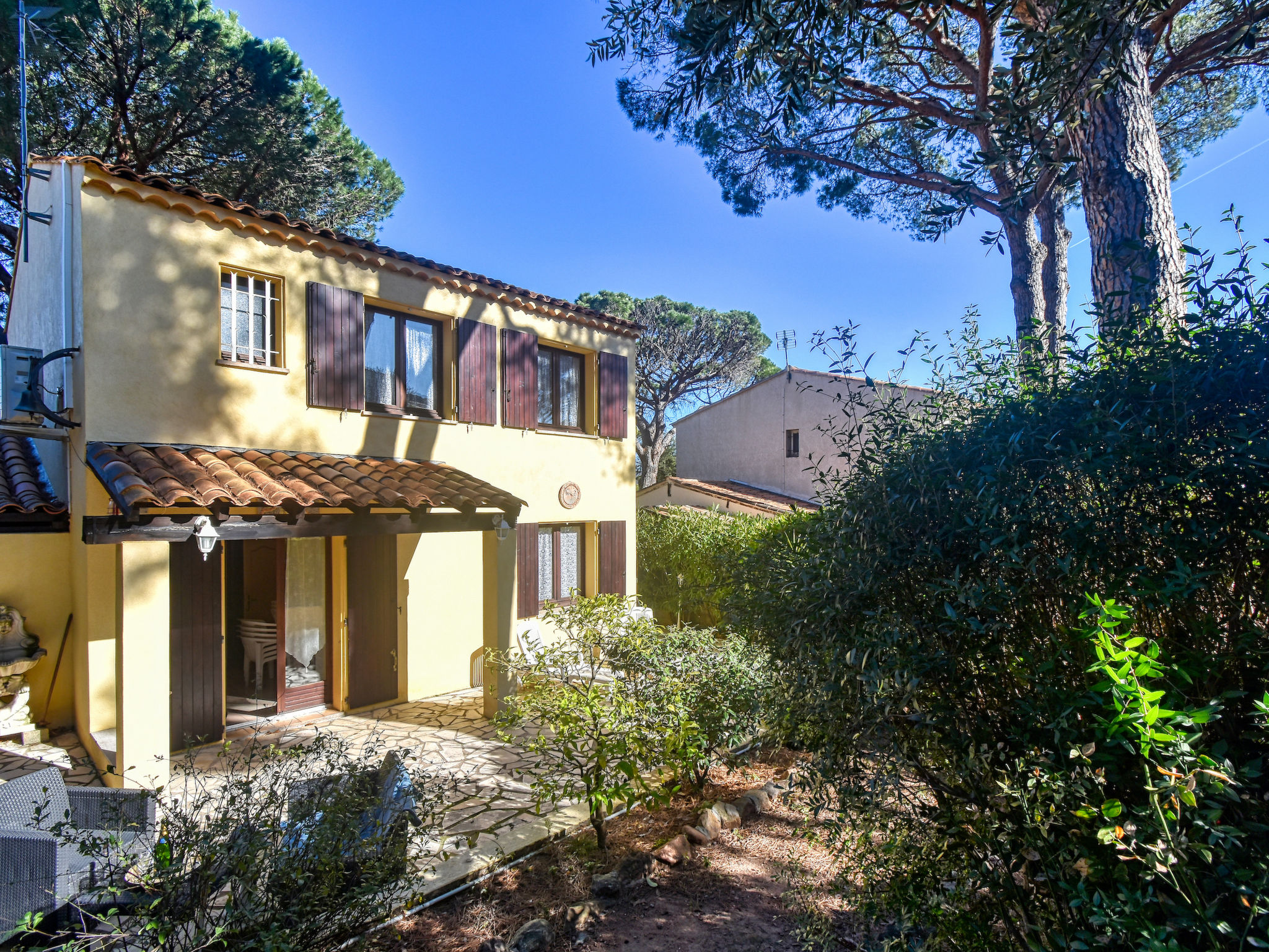 Foto 4 - Casa de 4 quartos em Fréjus com jardim e vistas do mar