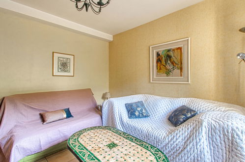 Foto 9 - Casa con 4 camere da letto a Fréjus con giardino e vista mare