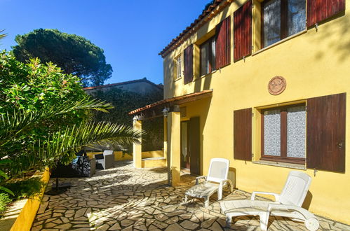 Photo 38 - Maison de 4 chambres à Fréjus avec jardin et vues à la mer