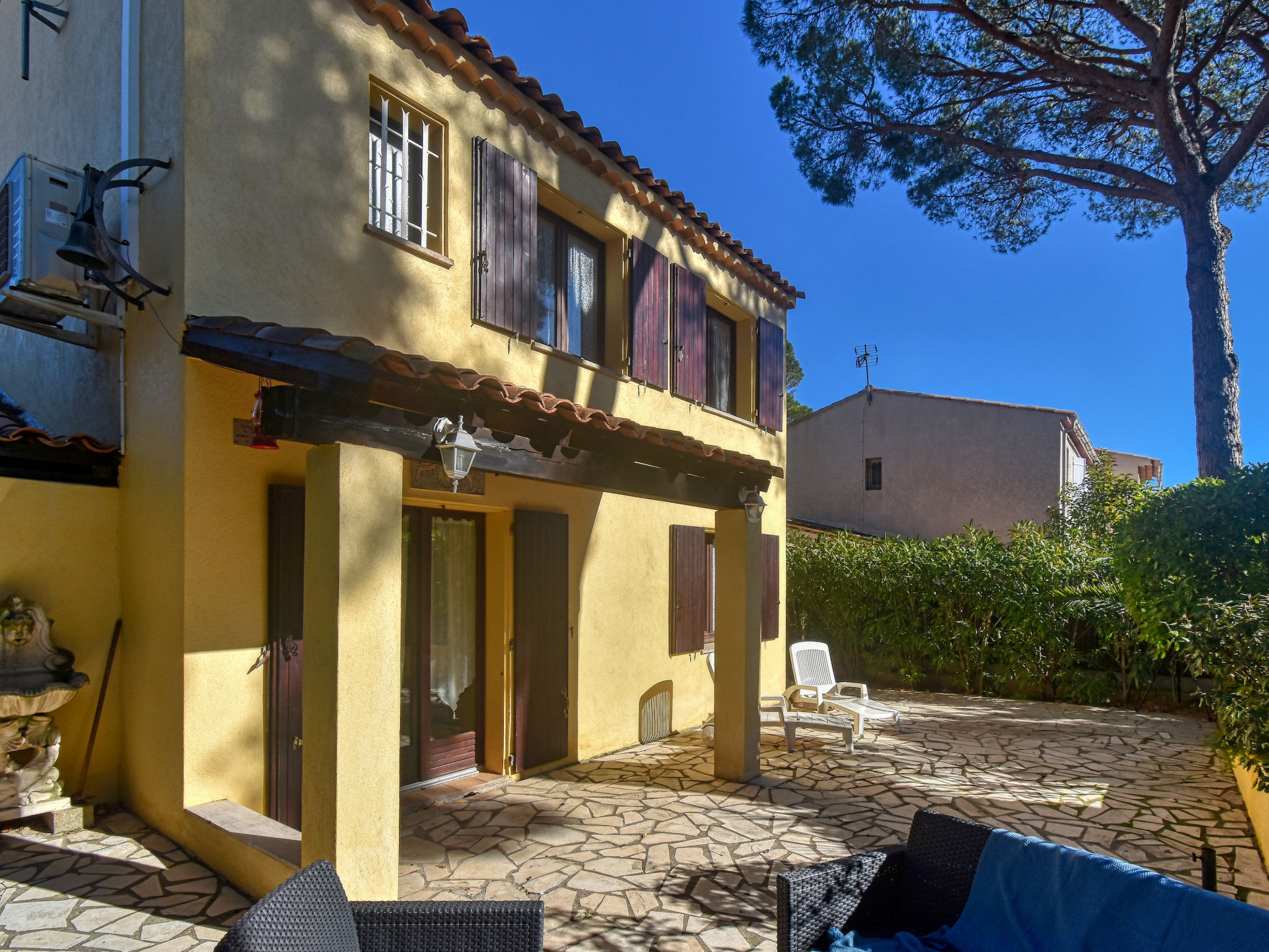 Foto 37 - Casa de 4 habitaciones en Fréjus con jardín y vistas al mar