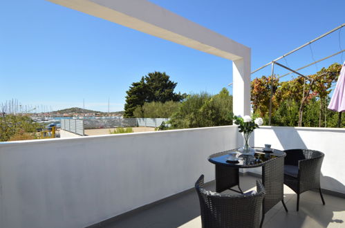 Foto 15 - Casa de 3 habitaciones en Murter con terraza y vistas al mar