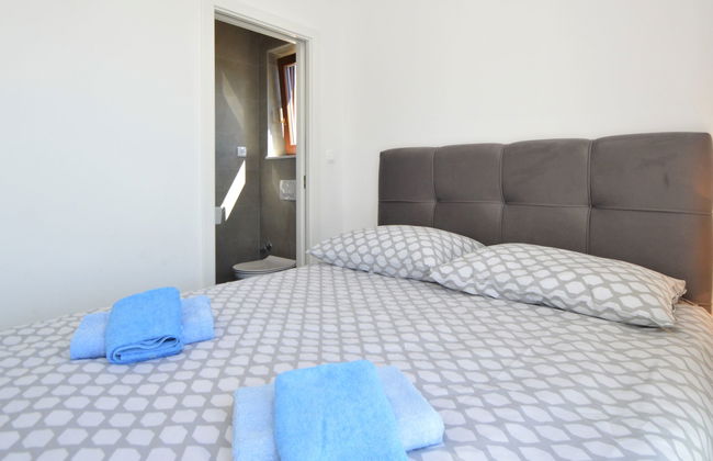 Casa de 4 quartos em Murter com jardim e terraço - Foto 17