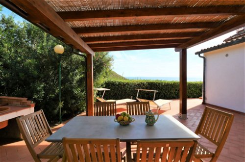 Foto 3 - Casa de 1 quarto em Capoliveri com jardim e vistas do mar