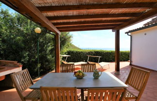 Photo 3 - Maison de 1 chambre à Capoliveri avec jardin et vues à la mer