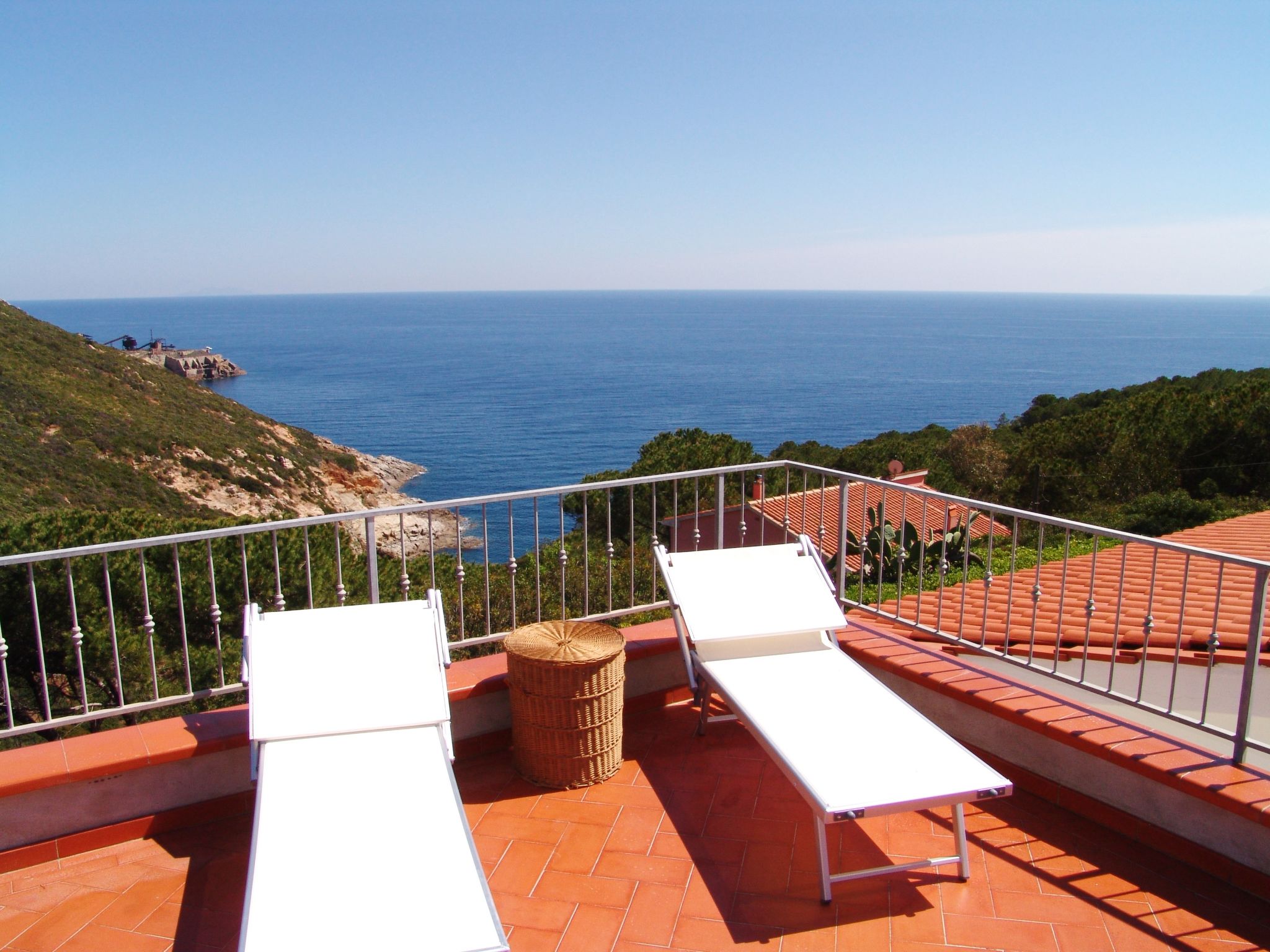 Photo 21 - 1 bedroom House in Capoliveri with garden and sea view