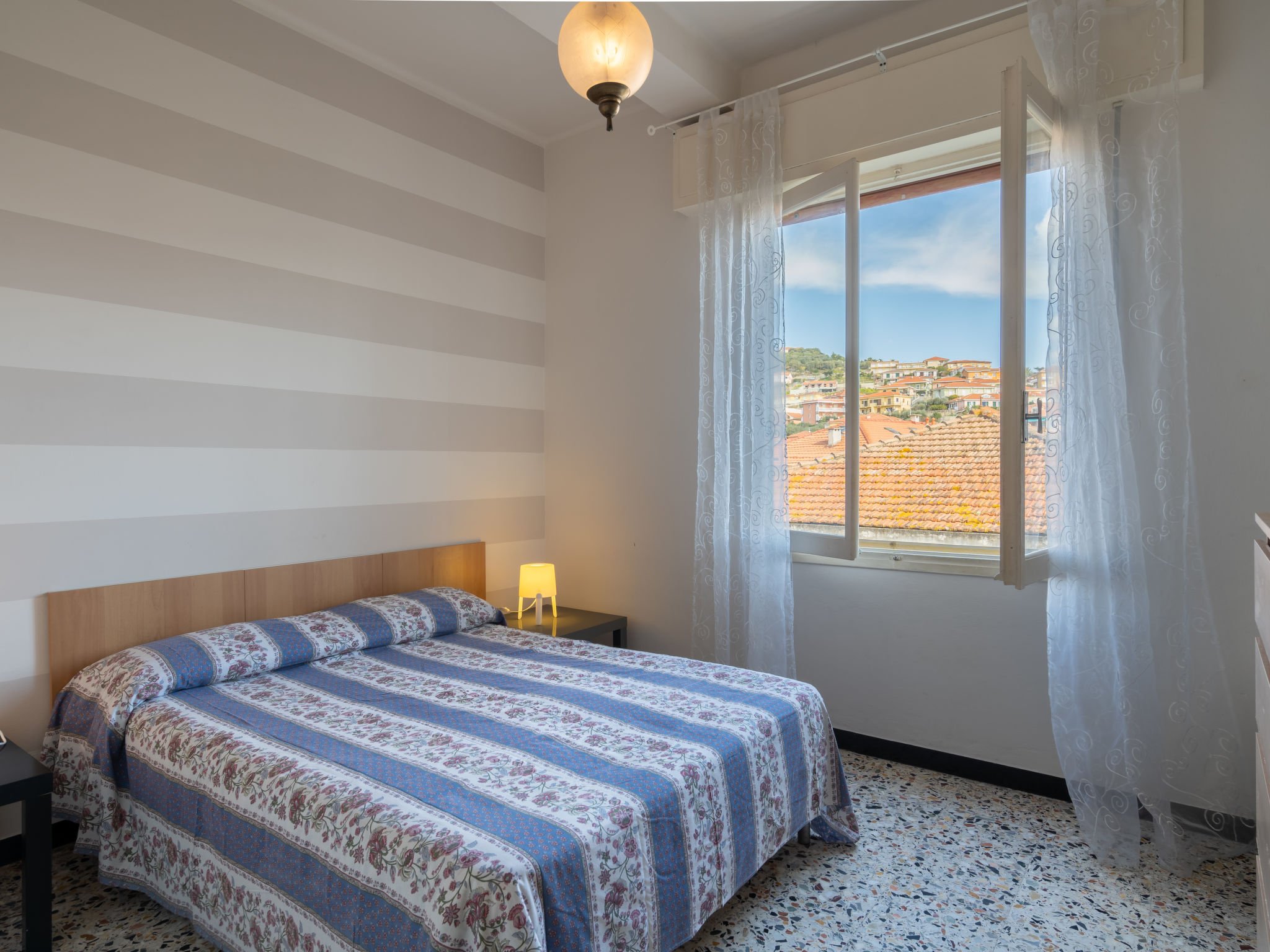 Foto 3 - Appartamento con 3 camere da letto a San Lorenzo al Mare con terrazza e vista mare