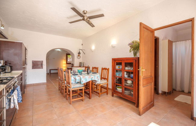 3 bedroom House in Capdepera with garden and terrace - Photo 8