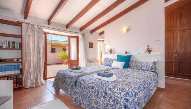 3 bedroom House in Capdepera with garden and terrace - Photo 4