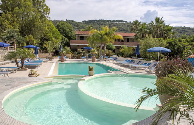 Apartamento de 3 quartos em Ricadi com piscina e jardim - Foto 1