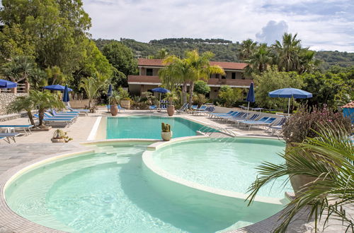 Photo 1 - Appartement de 2 chambres à Ricadi avec piscine et jardin