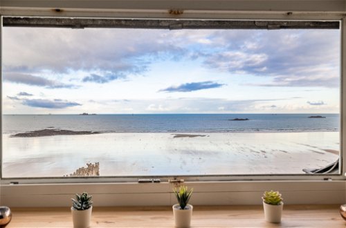 Foto 11 - Appartamento con 1 camera da letto a Saint-Malo con vista mare