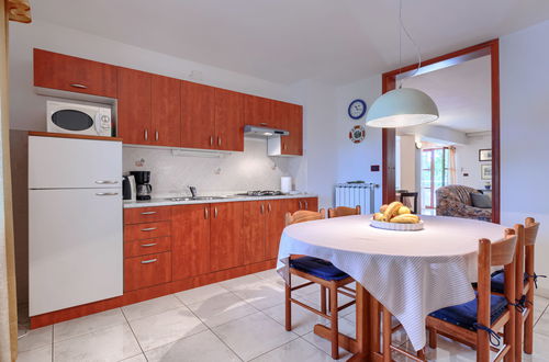 Foto 12 - Apartamento de 2 quartos em Medulin com jardim