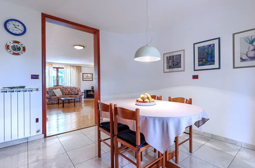 Foto 14 - Apartamento de 2 quartos em Medulin com jardim