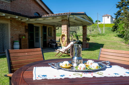 Photo 3 - Maison de 2 chambres à Mombaruzzo avec jardin et terrasse