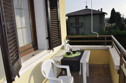 Foto 3 - Appartamento con 2 camere da letto a Lazise con piscina e vista sulle montagne