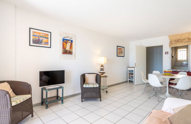 Apartamento de 3 quartos em Le Lavandou com piscina e terraço - Foto 8