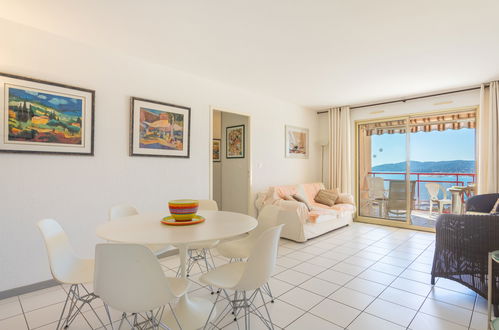 Photo 3 - 2 bedroom Apartment in Le Lavandou with swimming pool and terrace