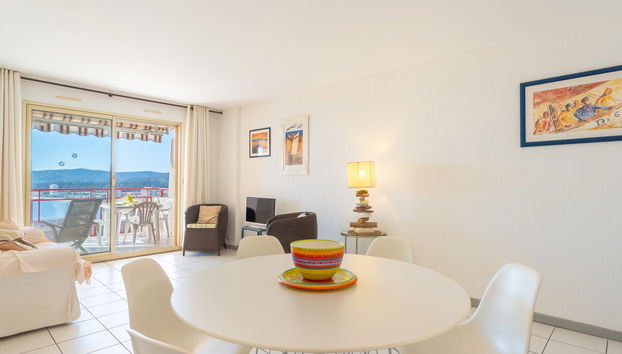 Apartamento de 3 quartos em Le Lavandou com piscina e terraço - Foto 4