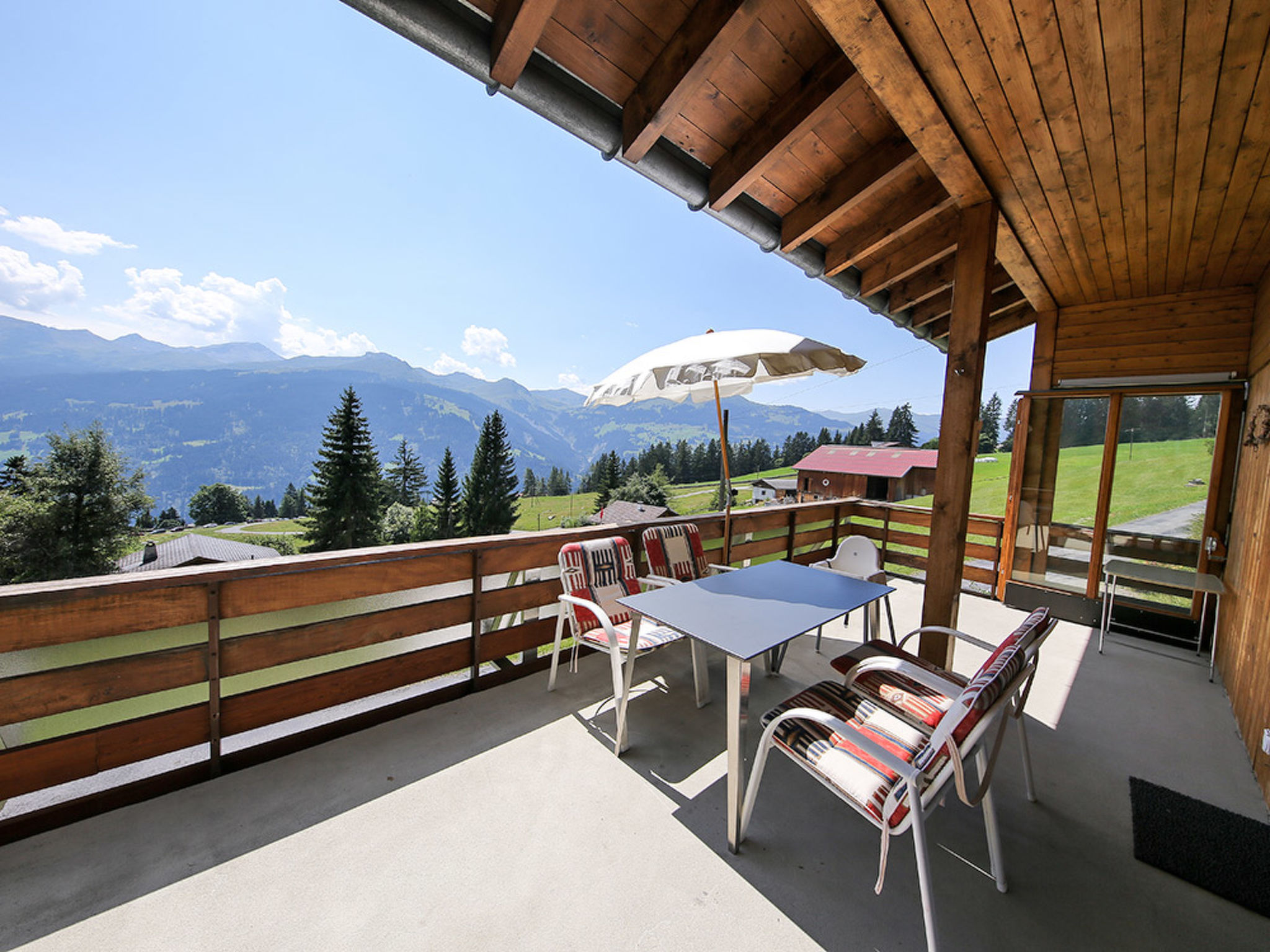 Foto 4 - Appartamento con 4 camere da letto a Luzein con piscina e vista sulle montagne