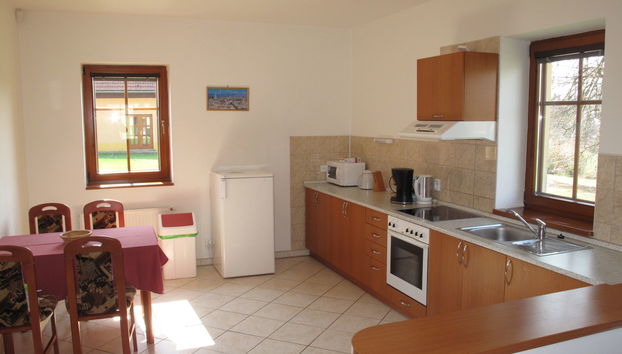 Appartamento con 2 camere da letto a Jetřichovice con piscina e giardino - Foto 4