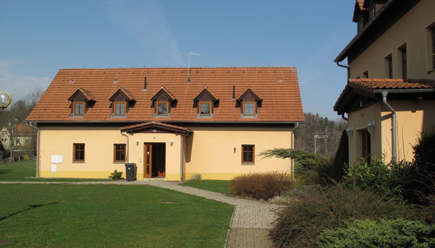 Appartamento con 2 camere da letto a Jetřichovice con piscina e giardino - Foto 5