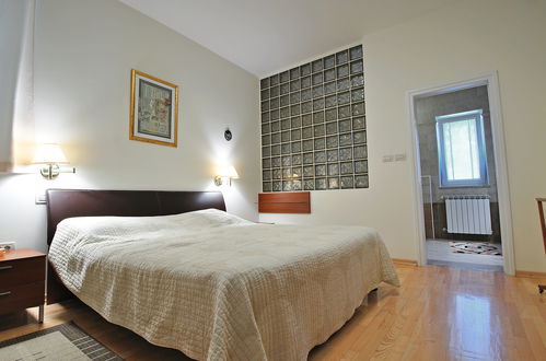 Photo 14 - 4 bedroom House in Buzet with private pool and garden