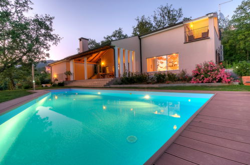 Photo 23 - Maison de 4 chambres à Buzet avec piscine privée et jardin