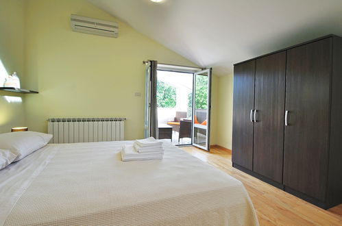 Foto 19 - Casa con 4 camere da letto a Buzet con piscina privata e giardino