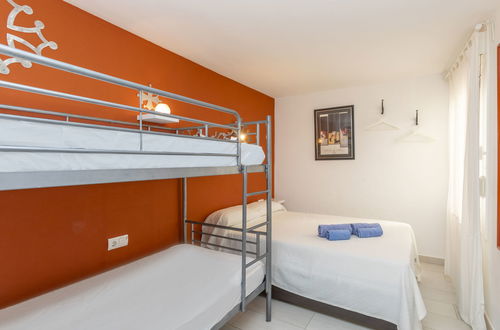 Foto 17 - Appartamento con 3 camere da letto a Tossa de Mar con terrazza