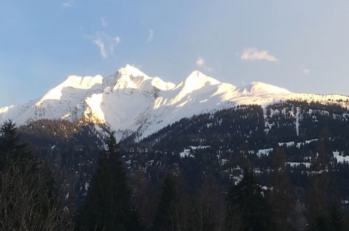 Foto 25 - Appartamento con 2 camere da letto a Laax con sauna e vista sulle montagne