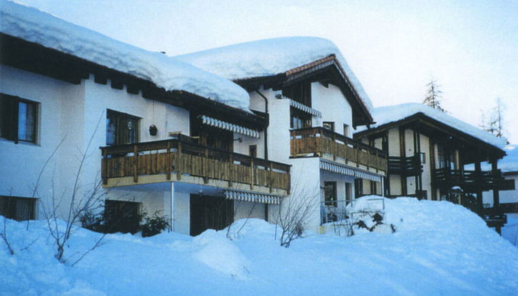 Foto 1 - Appartamento con 2 camere da letto a Laax con sauna e vista sulle montagne