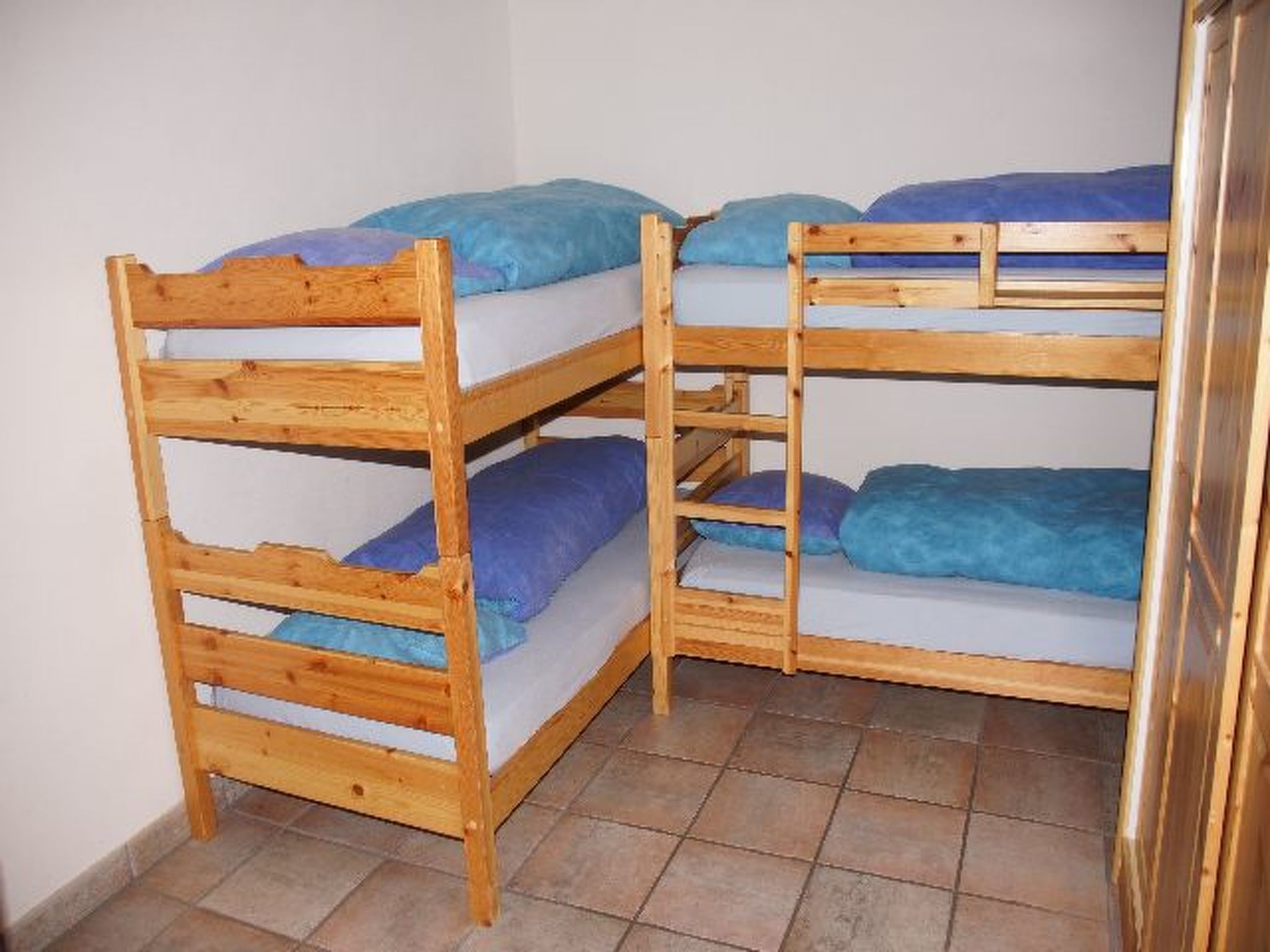 Foto 41 - Appartamento con 2 camere da letto a Laax con sauna e vista sulle montagne