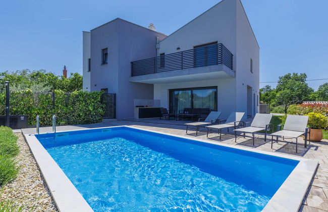 Casa de 4 quartos em Poreč com piscina privada e jardim - Foto 1