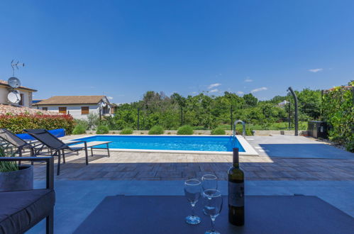 Photo 15 - Maison de 3 chambres à Poreč avec piscine privée et vues à la mer