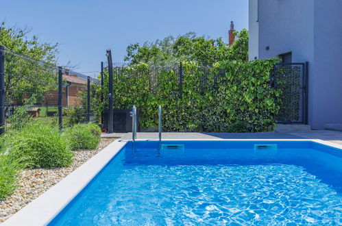 Photo 30 - Maison de 3 chambres à Poreč avec piscine privée et vues à la mer