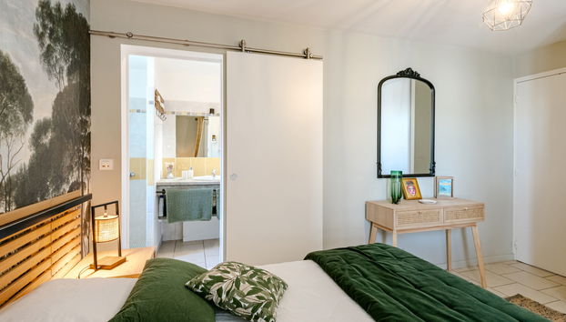 5 bedroom House in Saint-Julien-en-Born with garden and terrace - Photo 5