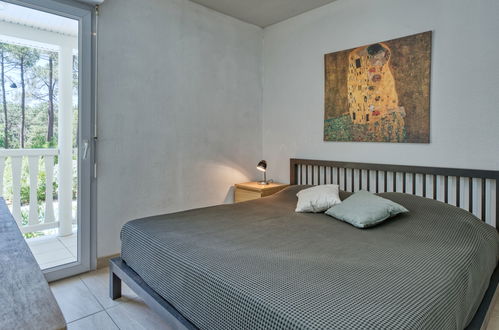 Foto 4 - Casa con 3 camere da letto a Lacanau con piscina privata e giardino