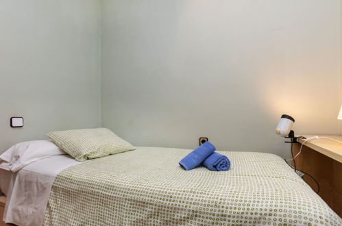 Foto 18 - Appartamento con 4 camere da letto a Barcellona