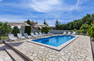 Photo 2 - Maison de 6 chambres à Labin avec piscine privée et jardin