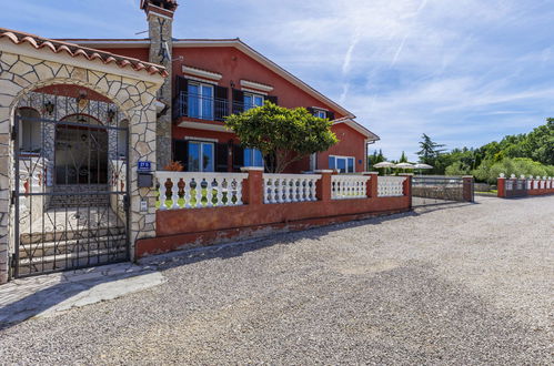 Foto 15 - Casa de 6 quartos em Labin com piscina privada e jardim