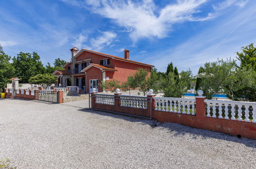 Foto 4 - Casa con 6 camere da letto a Labin con piscina privata e giardino