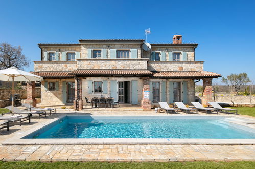 Photo 11 - Maison de 4 chambres à Sveti Lovreč avec piscine privée et jardin