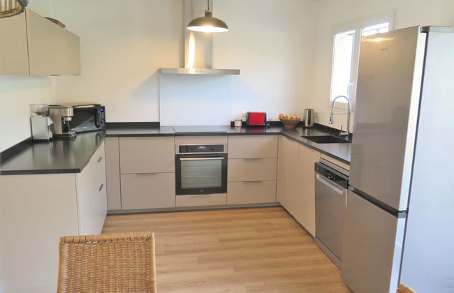 Casa de 5 quartos em Azur com piscina privada e jardim - Foto 9