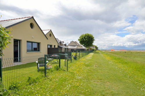 Photo 9 - Maison de 1 chambre à Cherrueix avec jardin et vues à la mer