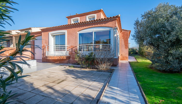 Photo 1 - Maison de 4 chambres à Narbonne avec terrasse et vues à la mer