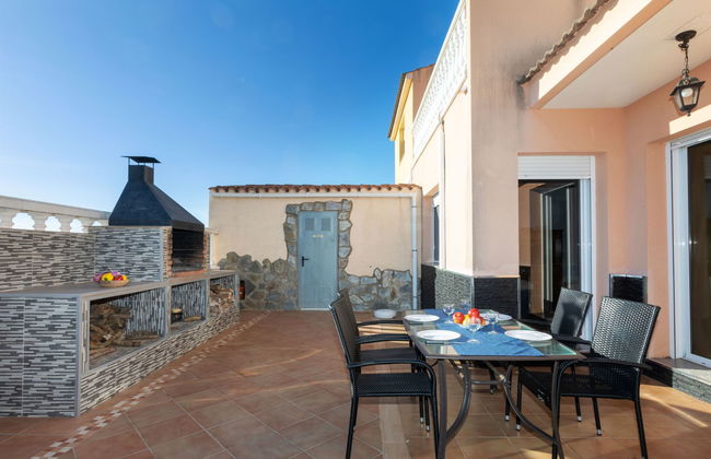 Casa de 4 quartos em Vinaròs com piscina e jardim - Foto 1