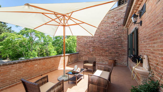 4 bedroom House in Lucignano with private pool and garden - Photo 4