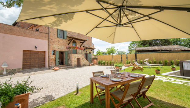 4 bedroom House in Lucignano with private pool and garden - Photo 3