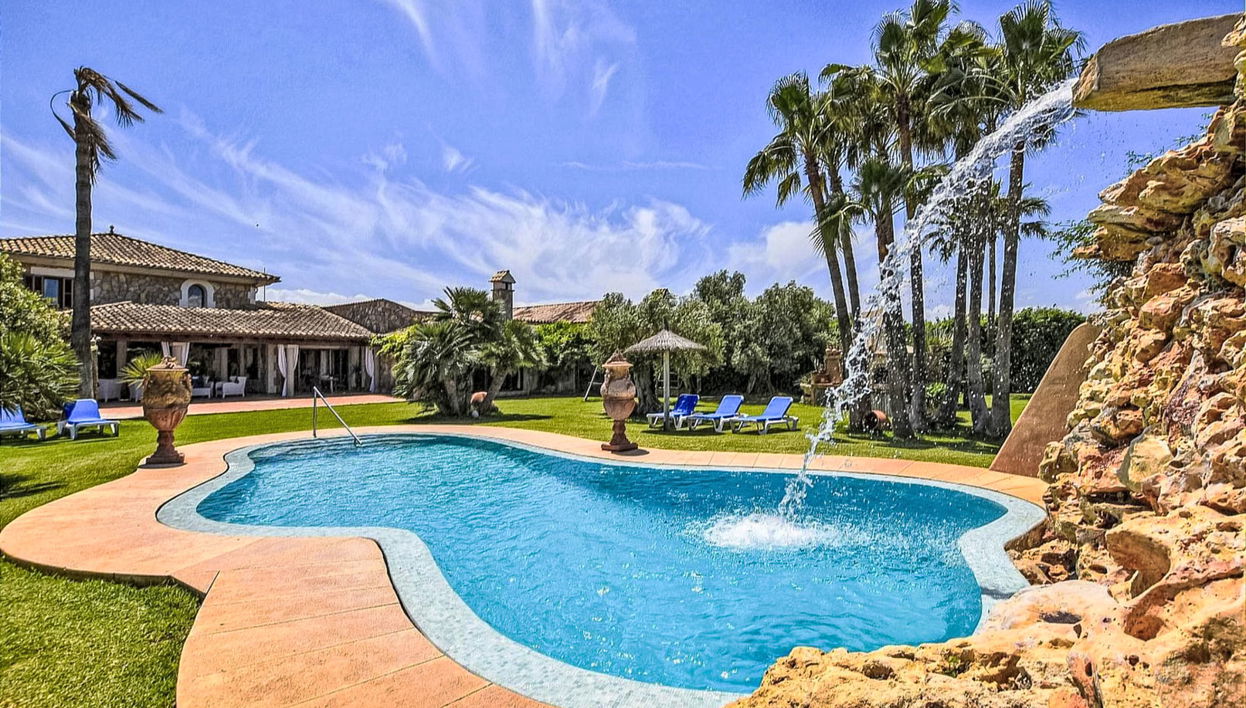 Casa de 5 quartos em Muro com piscina privada e jardim - Foto 1